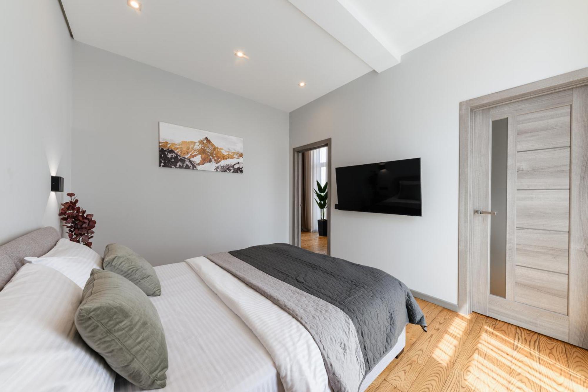 אוזהורוד Luxury Apartments Smart House מראה חיצוני תמונה